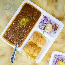 kanha Premium Quality BPA Free Microwave Safe Dishwasher Safe 3 Compartment Plastic White Snacks Plate For Pav Bhaji Chhole Bhature Appetizer Plate Breakfast Plate d For Home Kitchen (10x10 inch) Sectioned Plate image 3