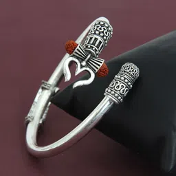 FEMMIBELLA Men Oxidised Silver-Plated Charm Bracelet-picture-23