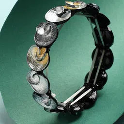SOHI Elasticated Bracelet image 1