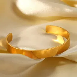 MEENAZ Men Gold-Plated Bangle-Style Bracelet image 2