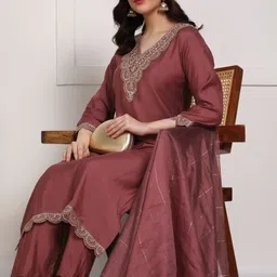 new ethnic 4 you Women Pure Silk Kurti Pant Dupatta Set image 5