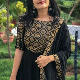 handish Women Viscose Rayon, Crepe Kurta Dupatta Set image 2