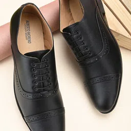 ALBERTO MORENO Men Textured Formal Brogues image 1