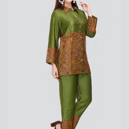 HOUSE OF KIRNA'S WITH LOGO OF HOK Printed Acrylic Shirt With Trousers Co-Ords image 5