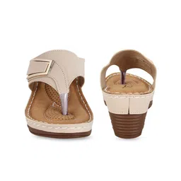 XE Looks WOMEN Cream-Coloured Block Heels with Buckles image 5