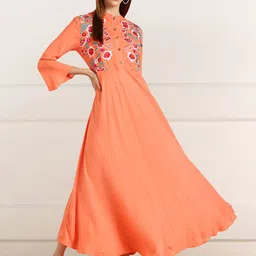 shashvi Women Peach-Coloured Floral Embroidered Flared Sleeves Anarkali Kurta-image-3