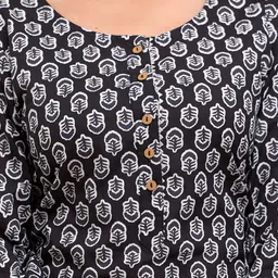 divastri Women Pure Cotton Kurta Pant Dupatta Set image 5