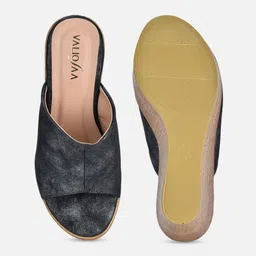 VALIOSAA Black Wedge Peep Toes image 2