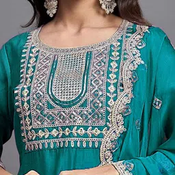 ekadanta Women Viscose Rayon Kurta Pant Dupatta Set image 4