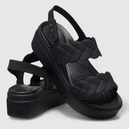 crocs Women Brooklyn Flats Sandal image 3