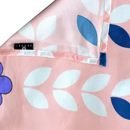 Arrabi Pink & White Floral Printed 6-Seater Table Cover image 3