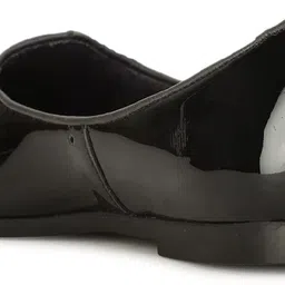 bata Mojaris For Men image 3