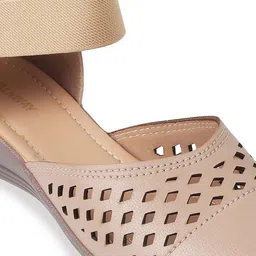 WALKWAY by Metro Laser Cuts Wedge Pumps image 2