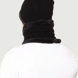 WEAVERS VILLA Men Black Beanie with Muffler Set image 4