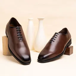 LOUIS STITCH Men Leatherette Patina Finish Wholecut Derby Shoes-picture-37