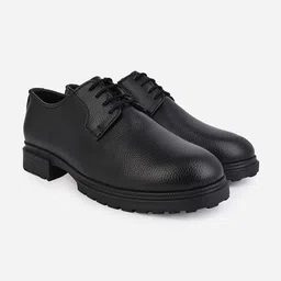 Styli Men Textured Faux Leather Lace Up Oxford Shoes-image-17