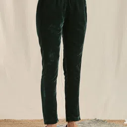 trueBrowns Women Green Straight Fit Trousers-picture-24