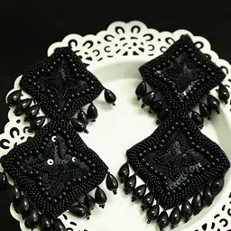 justpeachy Black Triangular Drop Earrings-picture-34