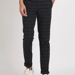 Turtle Men Checked Relaxed Tapered Fit Mid-Rise Chinos Trousers image 1