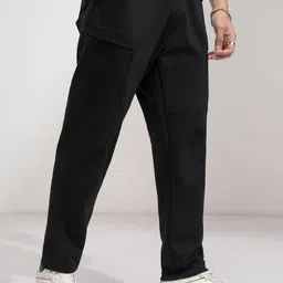 HIGHLANDER Men Baggy Tapered Fit Trousers image 2
