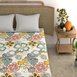 Srijee Decors Beige & White Floral Printed 210 TC King Bedsheet With 2 Pillow Covers image 2