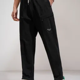 HIGHLANDER Men Baggy Tapered Fit Trousers image 3