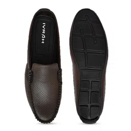 IVRAH Men Textured Round Toe Formal Loafers image 3