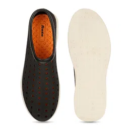Bata Men Round Toe Slip-On Sneakers image 2