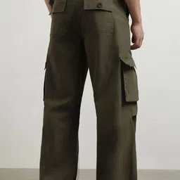 NOBERO Men Solid Baggy Cargo Pants image 4