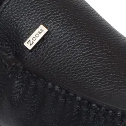 Zoom Shoes Men Textured Lightweight Leather Loafers image 2