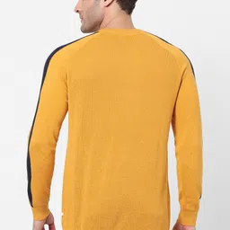 Celio Men Mustard Colourblocked image 5
