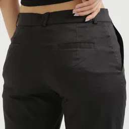 SAADAA Women Relaxed Straight Leg Straight Fit Trousers image 3