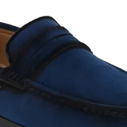 Guava Men Blue Solid Velvet Loafers image 3