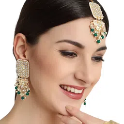 Anouk Gold-Plated White Kundan studded & Green Pearls Maang Tikka & Earring Set image 1