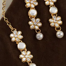 OOMPH Kundan Stone Studded Maang Tika and Earrings-picture-28