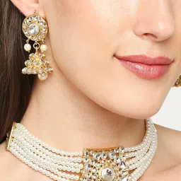 OOMPH Gold-Toned & White Kundan-Studded & Pearls Beaded Jewellery Set-image-77
