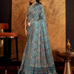 Ishin Geometric Printed Zari Saree-image-16