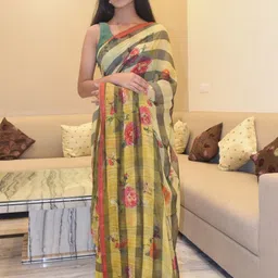 PRETTY PALLU Floral Printed Pure Georgette Saree-picture-20