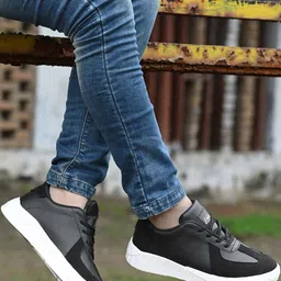 knoos Men Round Toe Water Repellent Upper Mesh Sneakers image 3