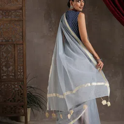 Triyah Grey & Gold-Toned Zari Pure Cotton Kota Saree image 5