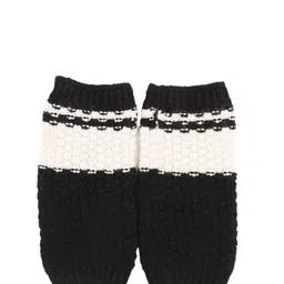 Bharatasya Kids Black & White Patterned Hand Gloves image 2