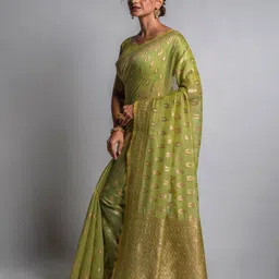 Lilots Green & Gold-Toned Floral Zari Saree image 3