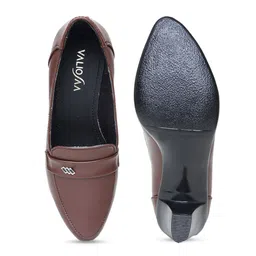 VALIOSAA Block Heel Pumps image 5