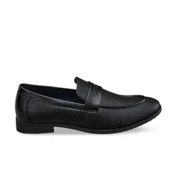 Duke Men Textured Formal Loafers image 4