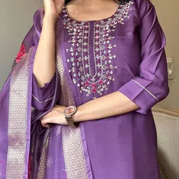 rozri Women Cotton Blend Kurti Pant Dupatta Set Embroidered Kurta, Churidar & Dupatta Set image 5