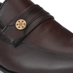 INVICTUS Men Brown Textured Slip-On Formal Shoes image 5