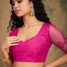 Sangria Ethnic Motifs Embroidered Saree image 4