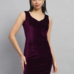 VAARARO V-Neck Velvet Bodycon Mini Dress-picture-32