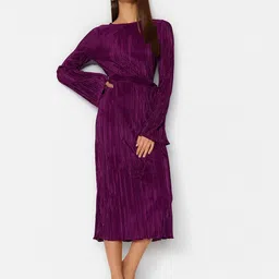 Trendyol Round Neck Self Design Bell Sleeves Sheath Midi Dress-picture-10