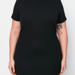 Trendyol Plus Size Round Neck Bodycon Dress image 2